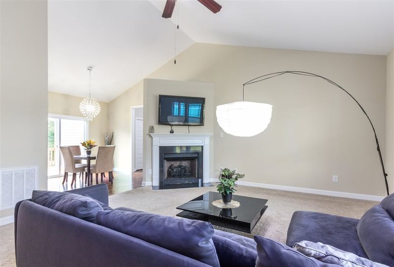 190 W Gennessee Dr, Zebulon, NC 27597