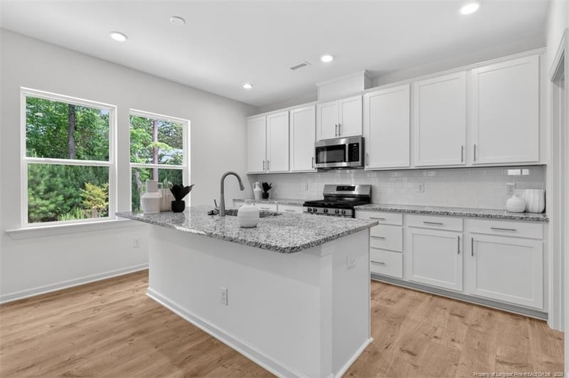 190 Hickory Grove Dr, Sanford, NC 27330