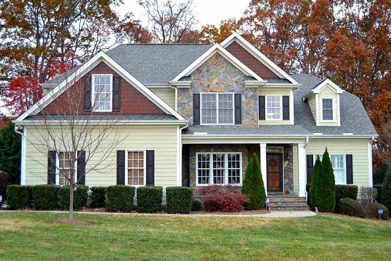 190 Meadow Glen Dr, Wake Forest, NC 27587