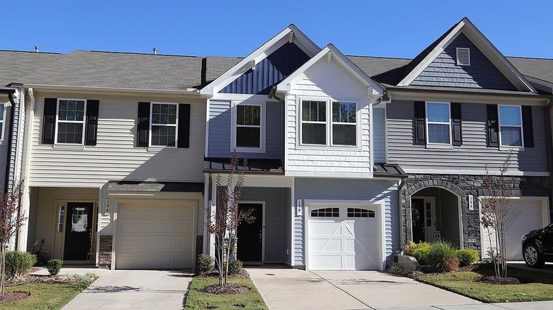 190 W Porthaven Way, Clayton, NC 27527