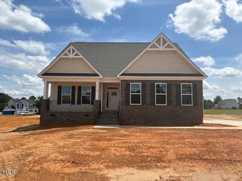 190 Sage Ln, Four Oaks, NC 27524