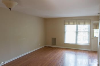 190 Saint Andrews Ln, Chapel Hill, NC 27517