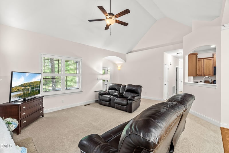 190 Willow Ridge Dr, Louisburg, NC 27549