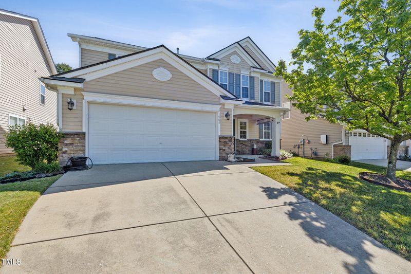 1900 Devonridge Dr, Fuquay Varina, NC 27526
