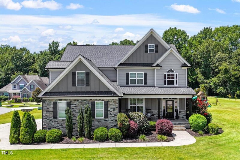 1900 Offside Ct, Fuquay Varina, NC 27526