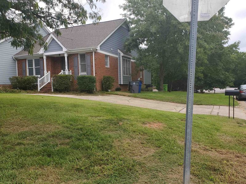 1900 Summerdale Dr, Raleigh, NC 27604