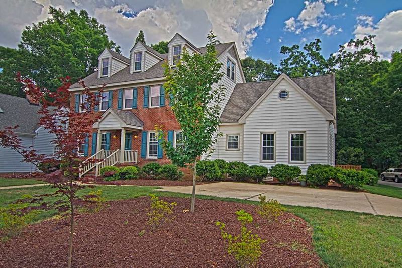 1900 Thorpshire Dr, Raleigh, NC 27615