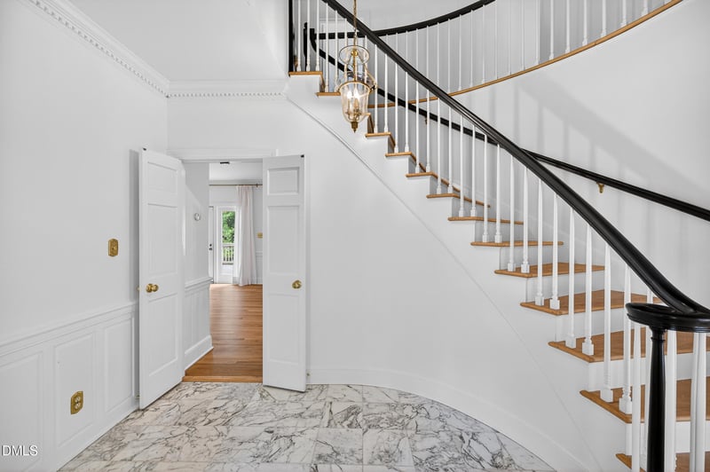 1901 Aurora Dr, Raleigh, NC 27615