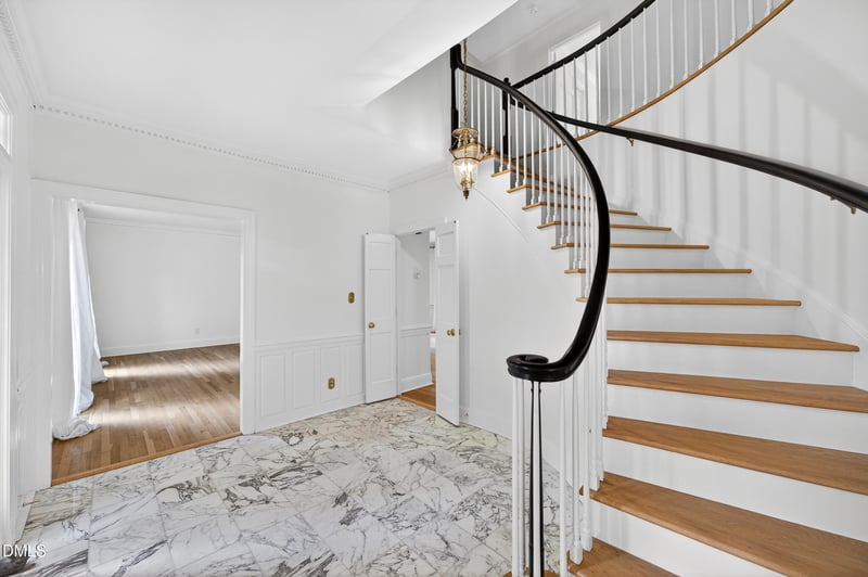 1901 Aurora Dr, Raleigh, NC 27615