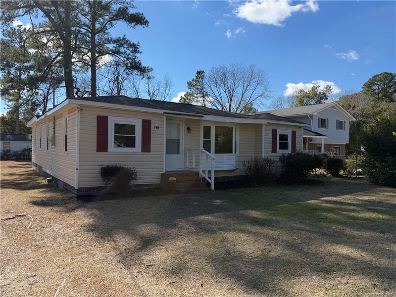 1901 Bain Dr, Fayetteville, NC 28301