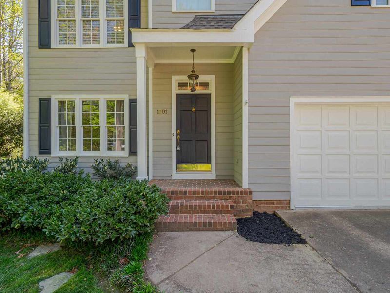 1901 Bridgeport Dr, Raleigh, NC 27615