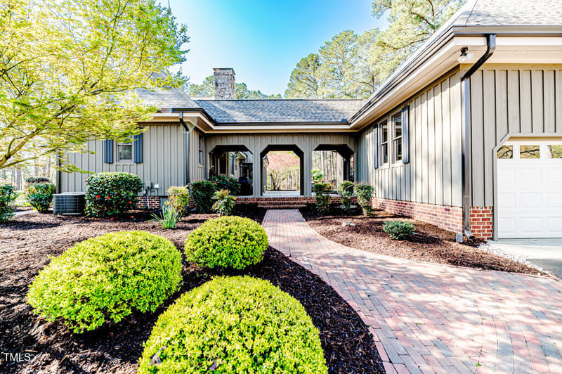 1901 Columbine Rd, Sanford, NC 27330