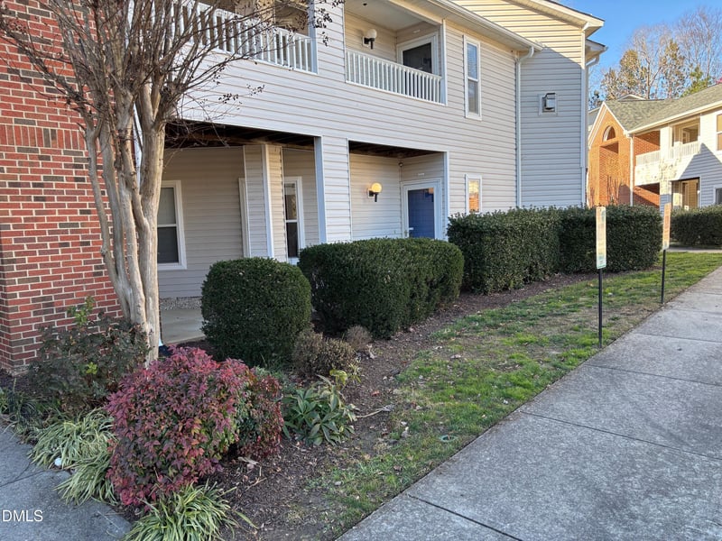 1901 Falls Landing Dr #104, Raleigh, NC 27614