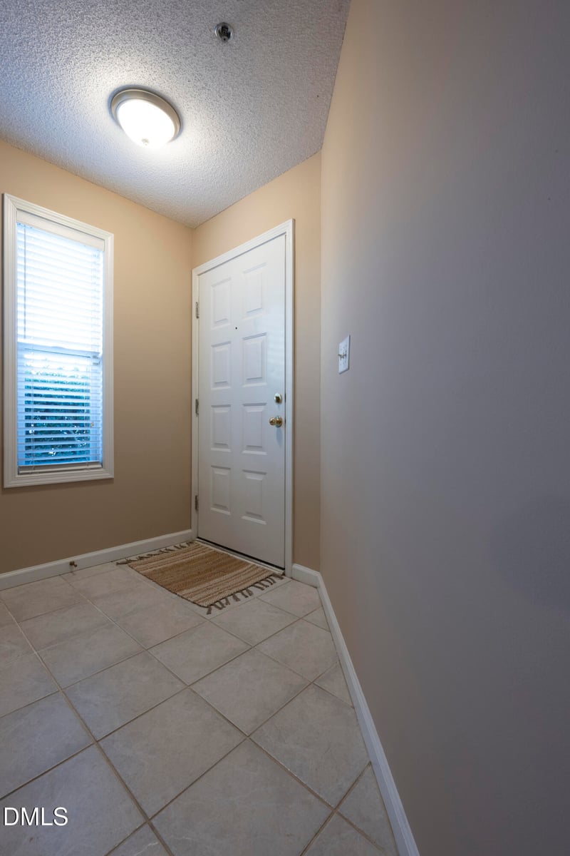 1901 Falls Landing Dr #104, Raleigh, NC 27614