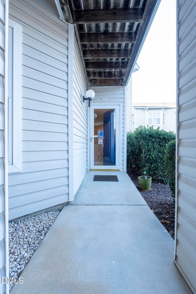 1901 Falls Landing Dr #104, Raleigh, NC 27614