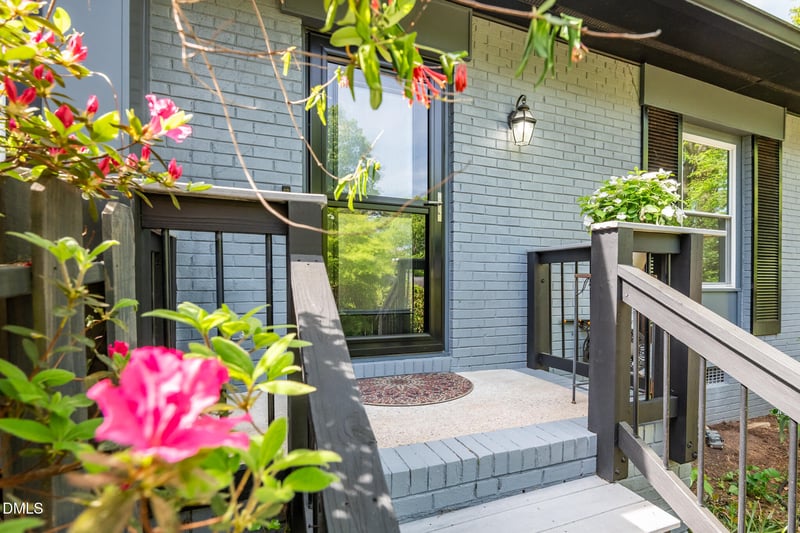 1902 White Plains Rd, Chapel Hill, NC 27517