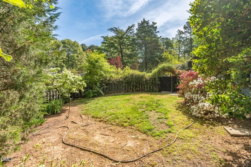 1902 White Plains Rd, Chapel Hill, NC 27517