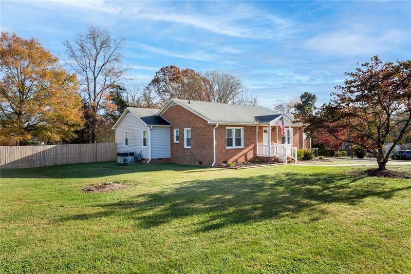1903 N Ashland Dr, Burlington, NC 27217