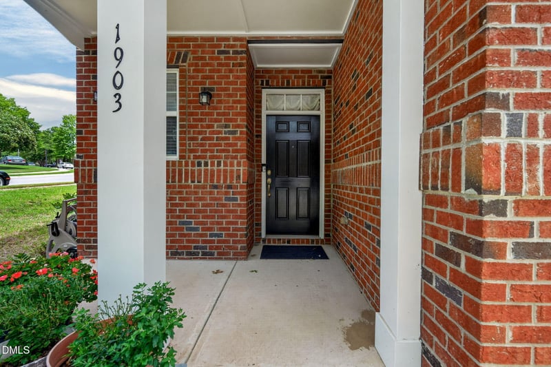1903 Whirlaway Ct, Cary, NC 27519