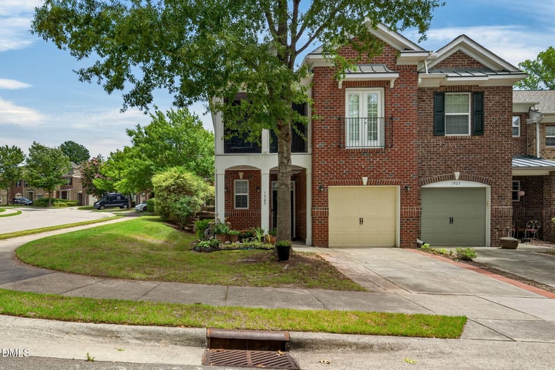 1903 Whirlaway Ct, Cary, NC 27519