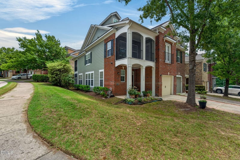 1903 Whirlaway Ct, Cary, NC 27519