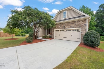 1904 Abniki Dr, Fuquay Varina, NC 27526