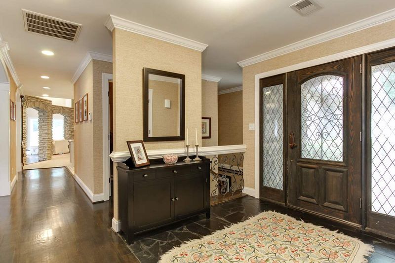 1904 Aurora Dr, Raleigh, NC 27615