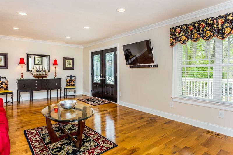 1904 Hills Dr, Raleigh, NC 27612