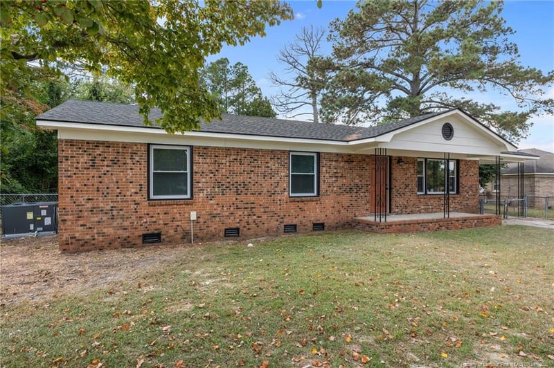 1904 Shiloh Dr, Fayetteville, NC 28304