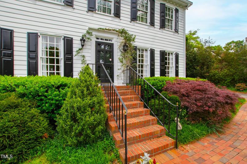 1904 Victoria Rd, Raleigh, NC 27608