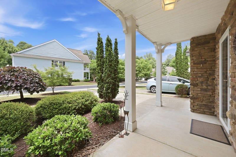 1905 Bartlett Cir, Hillsborough, NC 27278