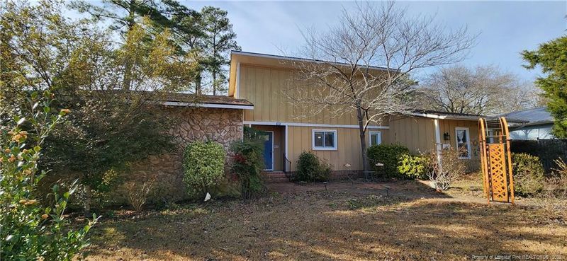 1905 Devlin Dr, Fayetteville, NC 28303