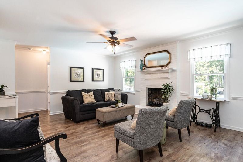 1905 Red Oak Ln, Clayton, NC 27520
