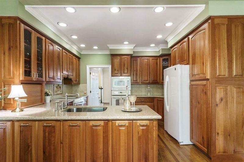 1905 Torrey Pines Pl, Raleigh, NC 27615