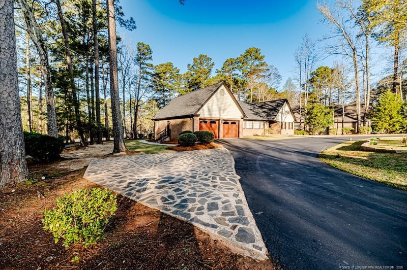 1905 Wedgewood Dr, Sanford, NC 27332