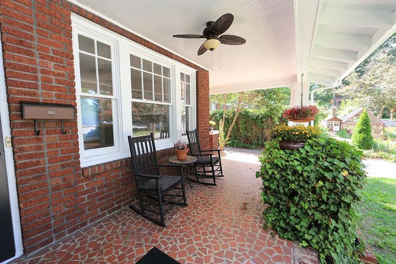 1906 Sunset Dr, Raleigh, NC 27608