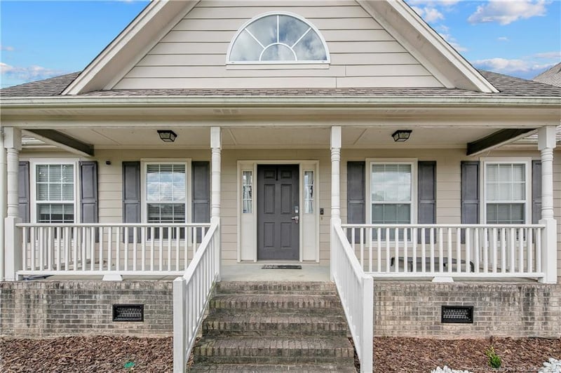 1906 Sunshine Ct, Hope Mills, NC 28348