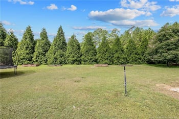1906 Sunshine Ct, Hope Mills, NC 28348