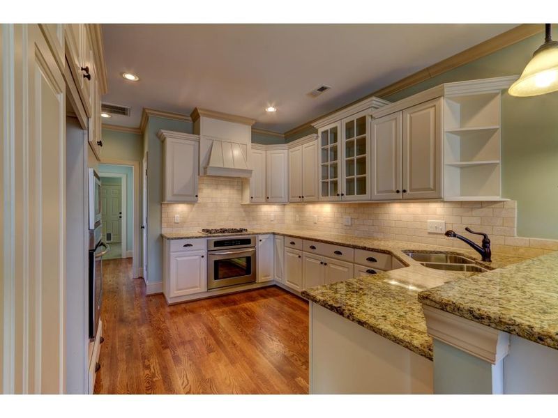1906 Whisper Lake Dr, Burlington, NC 27215