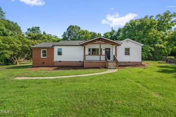 1907 Wilkins St, Burlington, NC 27217