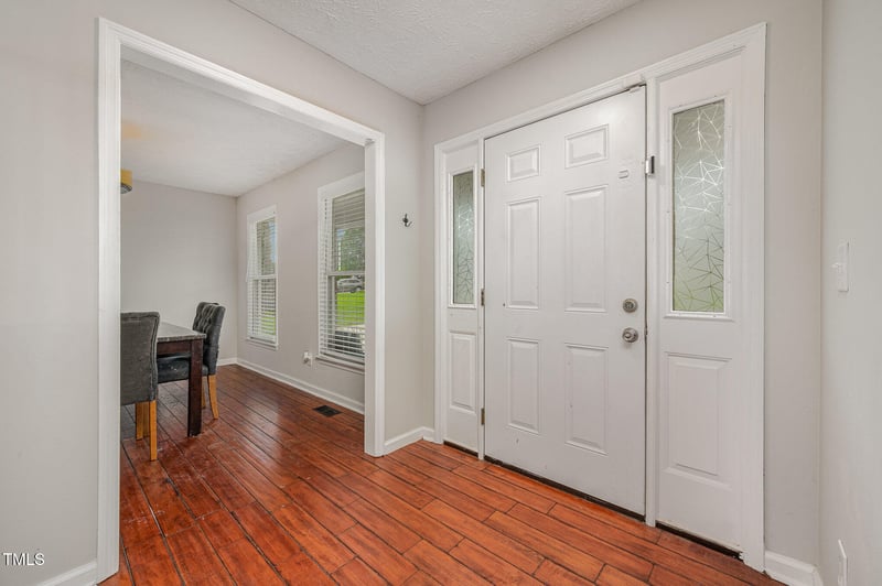 1908 Daphne Cir, Fayetteville, NC 28304