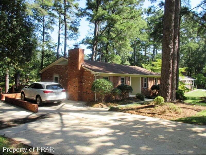 1908 Hamilton Dr, Sanford, NC 27330