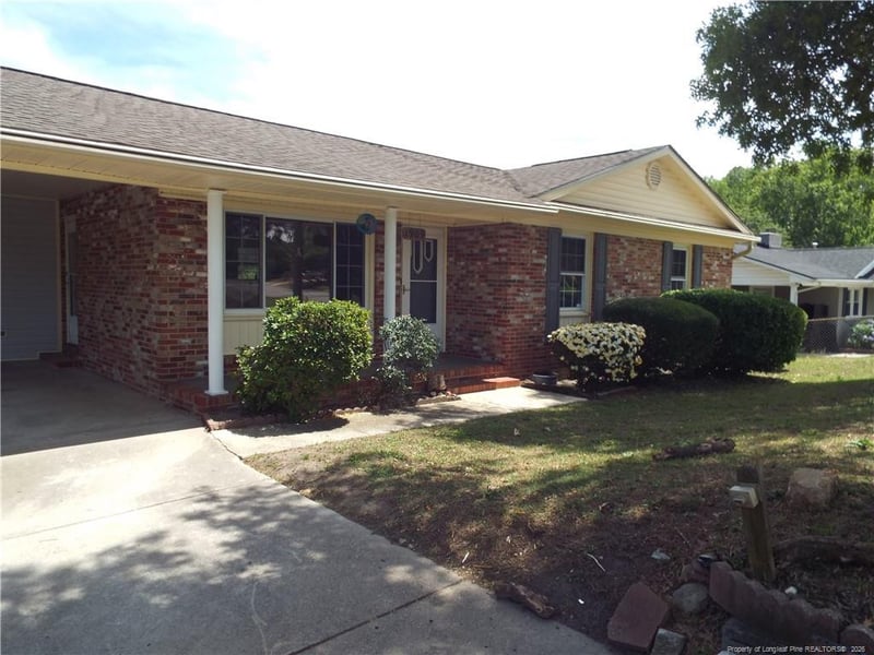 1909 Ashton Rd, Fayetteville, NC 28304