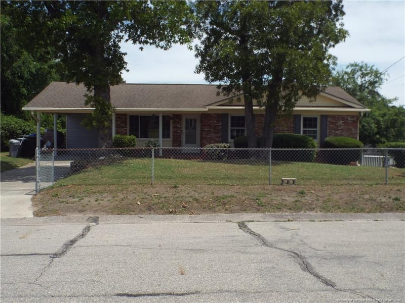 1909 Ashton Rd, Fayetteville, NC 28304