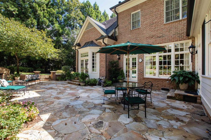 1909 Chase Ct, Raleigh, NC 27607