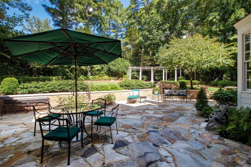 1909 Chase Ct, Raleigh, NC 27607