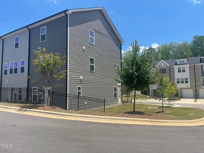 1909 Fishamble St #16, Fuquay Varina, NC 27526