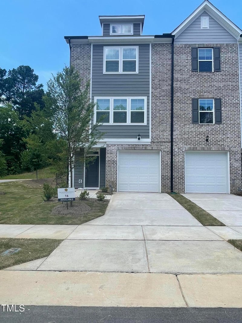 1909 Fishamble St #16, Fuquay Varina, NC 27526