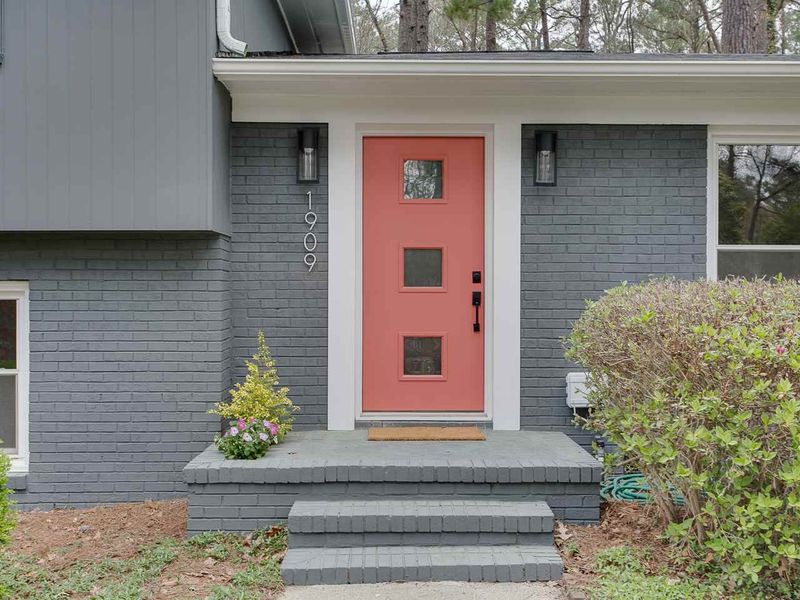 1909 Fountain Rg, Chapel Hill, NC 27517