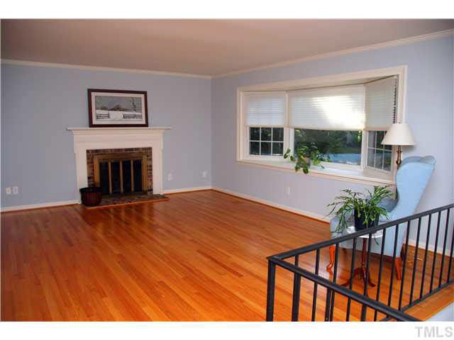 1909 Overland Dr, Chapel Hill, NC 27517